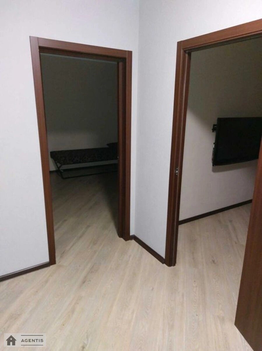 Сдам квартиру 2 комнаты, 70 m², 25 эт./26 этажей. Миколи Закревського вул., Киев. 