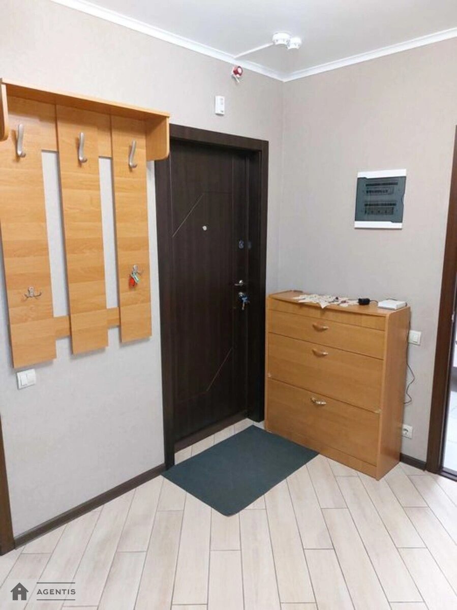 Сдам квартиру 2 комнаты, 70 m², 25 эт./26 этажей. Миколи Закревського вул., Киев. 