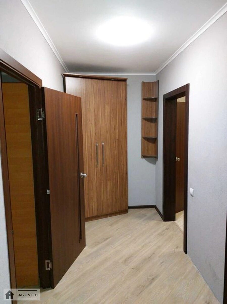 Сдам квартиру 2 комнаты, 70 m², 25 эт./26 этажей. Миколи Закревського вул., Киев. 