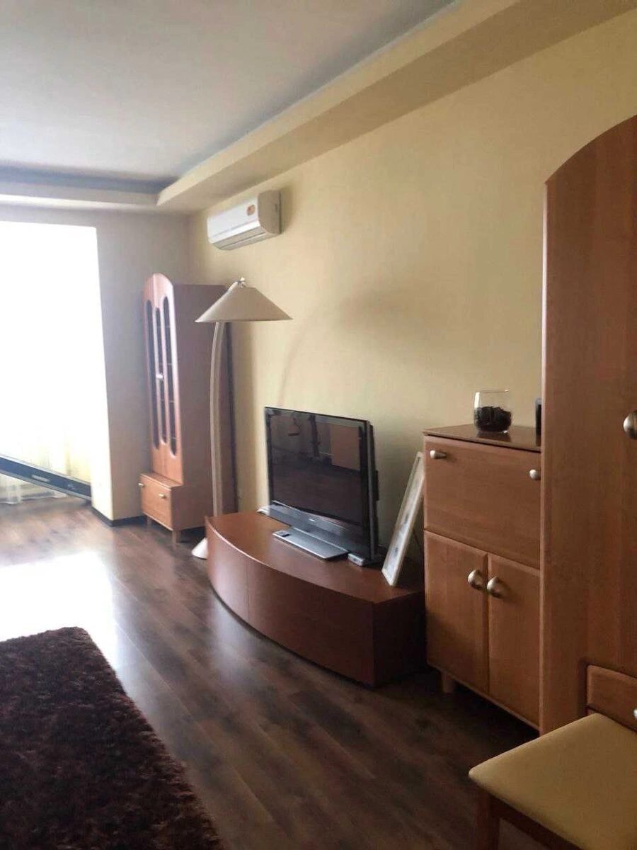 Apartment for rent 1 room, 51 m², 15th fl./16 floors. Dniprovskyy rayon, Kyiv. 