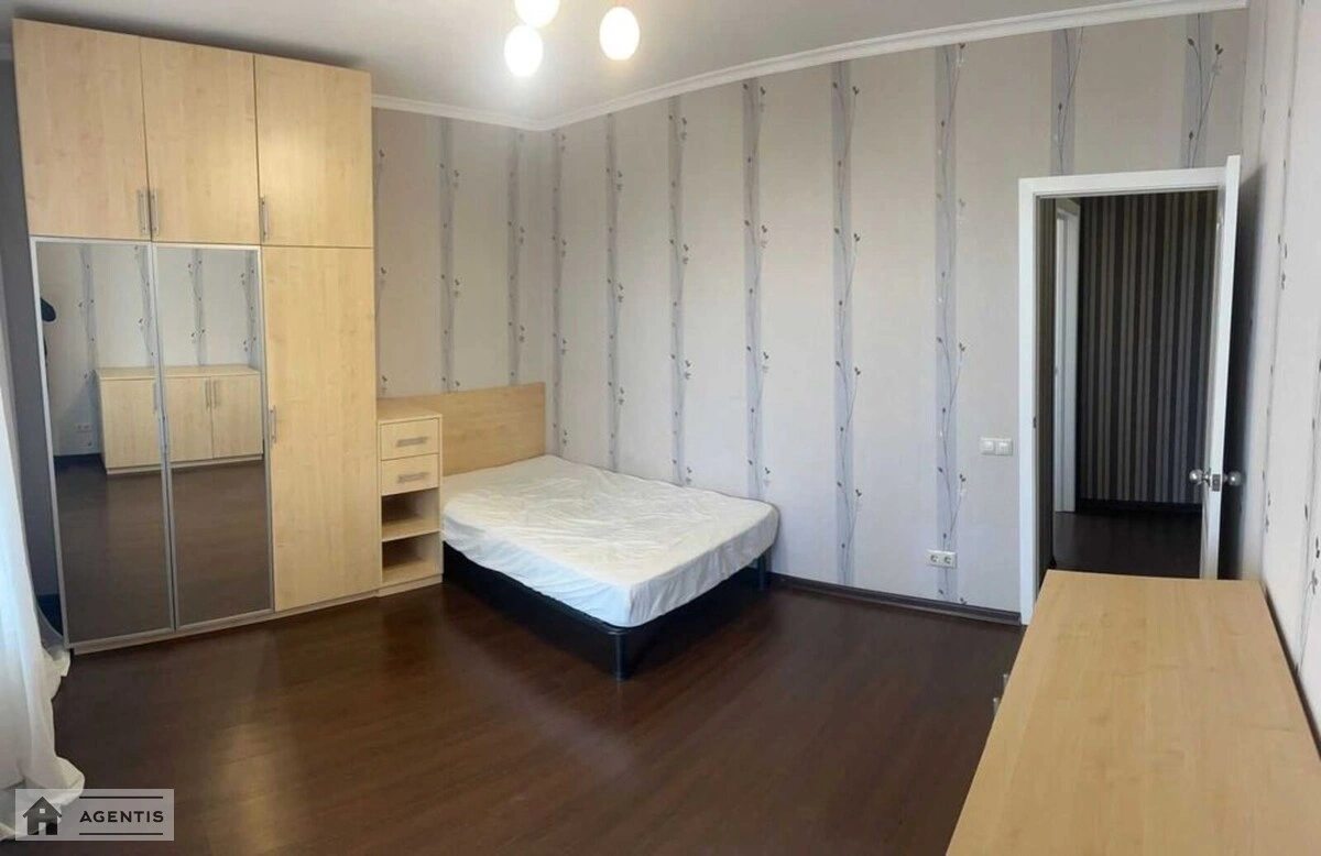 Сдам квартиру 3 комнаты, 100 m², 17 эт./18 этажей. 13, Петра Григоренка просп., Киев. 