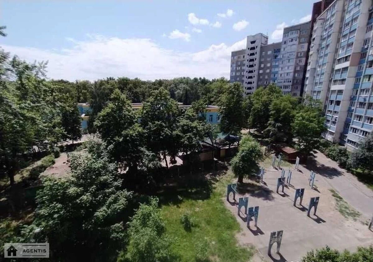 Сдам квартиру 2 комнаты, 54 m², 5 эт./16 этажей. 49, Академіка Глушкова просп., Киев. 