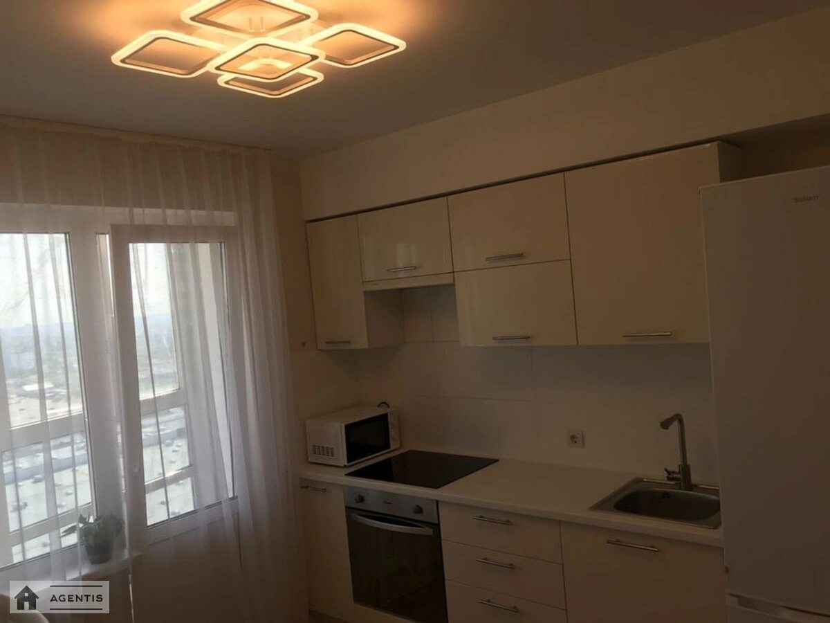 Сдам квартиру 1 комната, 40 m², 20 эт./25 этажей. Єлизавети Чавдар вул., Киев. 