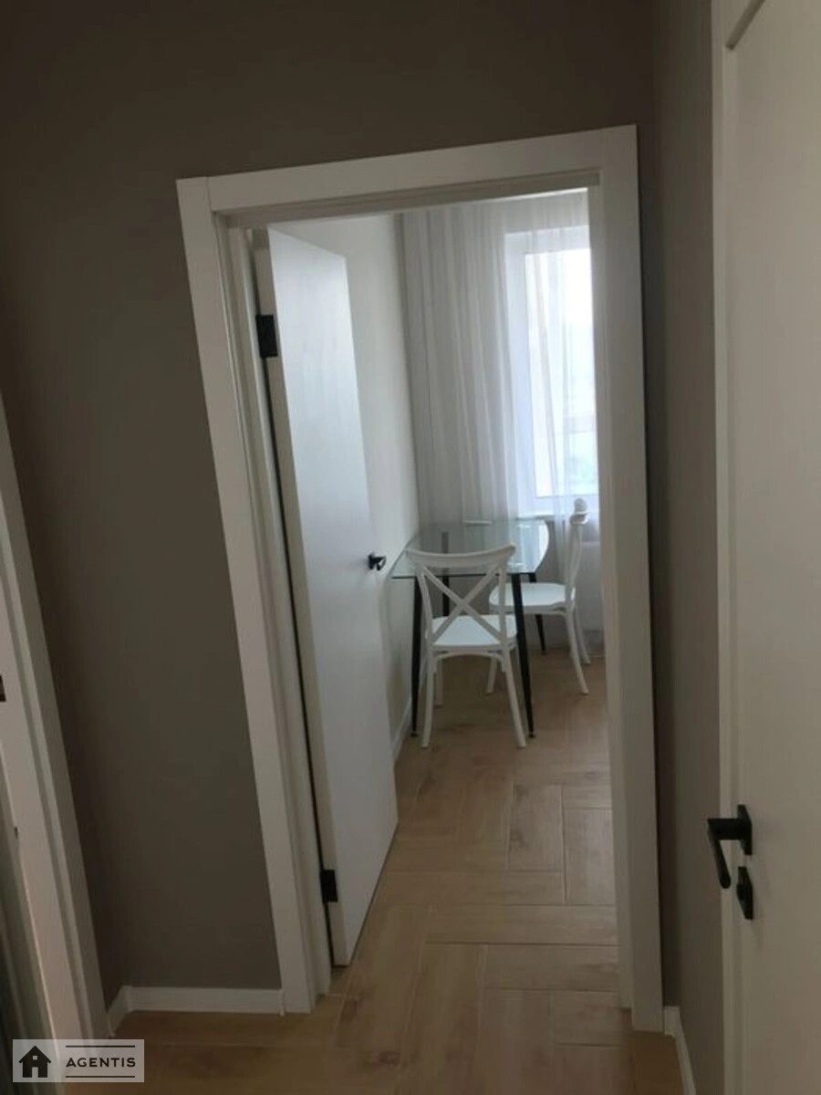 Сдам квартиру 1 комната, 40 m², 20 эт./25 этажей. Єлизавети Чавдар вул., Киев. 