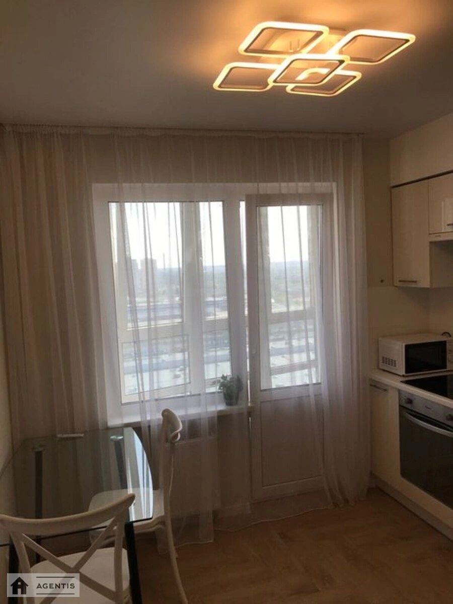 Сдам квартиру 1 комната, 40 m², 20 эт./25 этажей. Єлизавети Чавдар вул., Киев. 