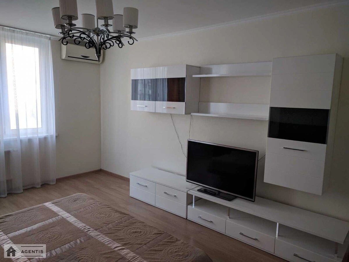 Здам квартиру 1 кімната, 52 m², 8 пов./25 поверхів. 34, Анни Ахматової вул., Київ. 