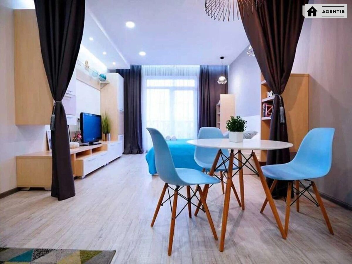 Сдам квартиру 1 комната, 44 m², 4 эт./6 этажей. 44, Григорія Гуляницького вул. (Московська), Киев. 