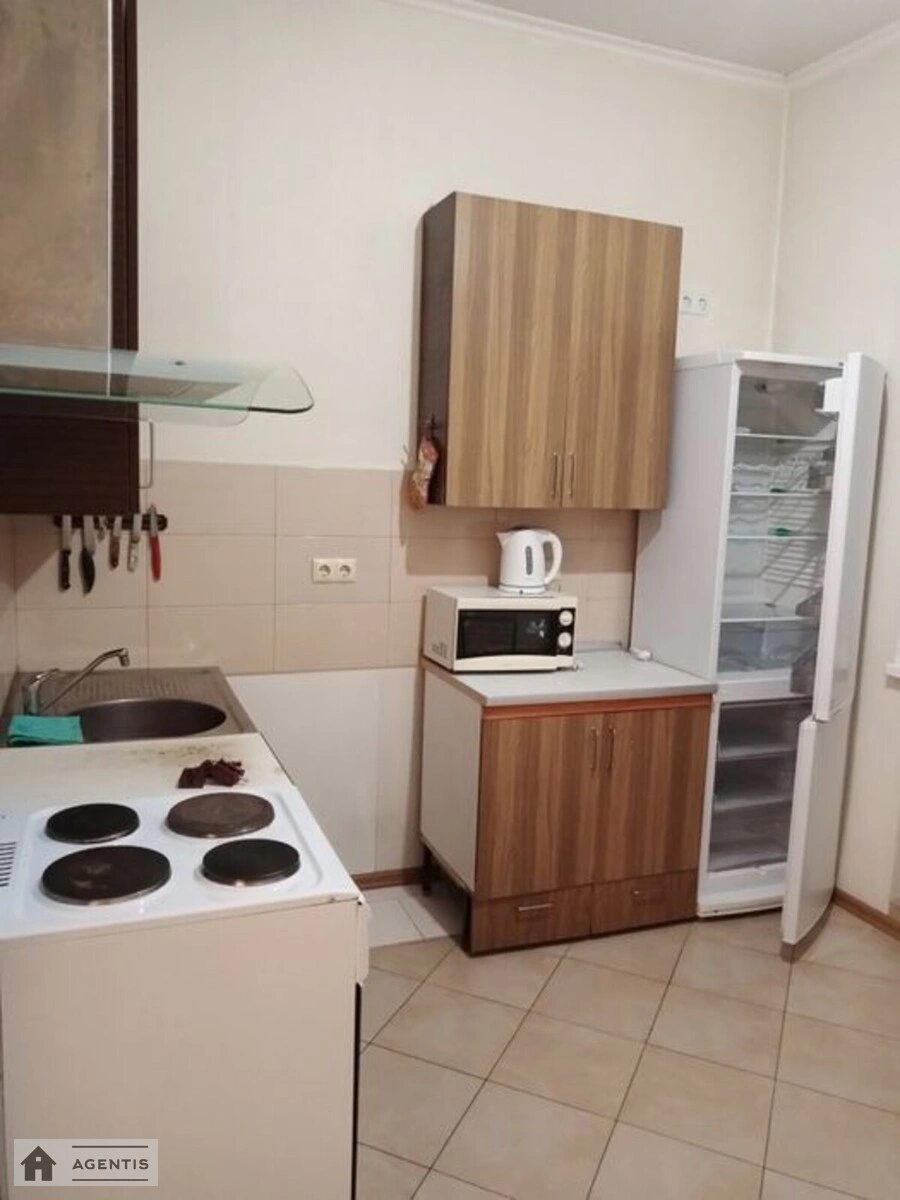 Сдам квартиру 2 комнаты, 86 m², 10 эт./27 этажей. 19, Харьковское 19. 