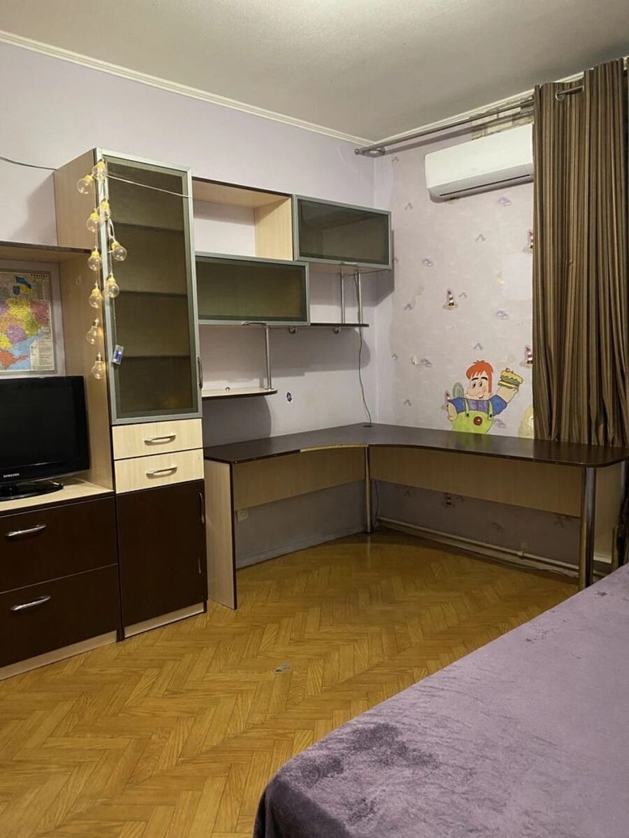 Продаж квартири 3 кімнати, 87 m², 9 пов./10 поверхів. 5, Радунська 5, Київ. 