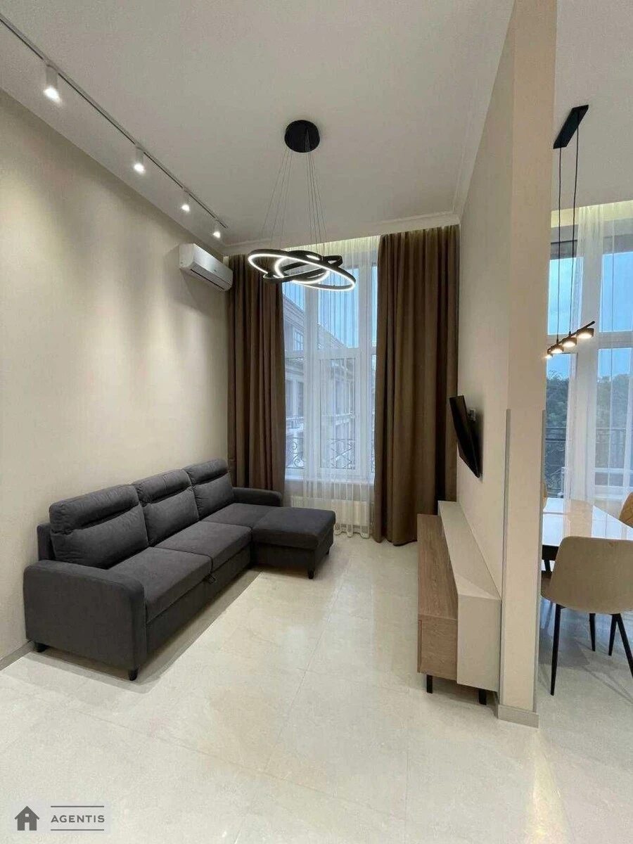 Сдам квартиру 2 комнаты, 59 m², 10 эт./11 этажей. 19, Михайла Бойчука вул. (Васо Кіквідзе), Киев. 