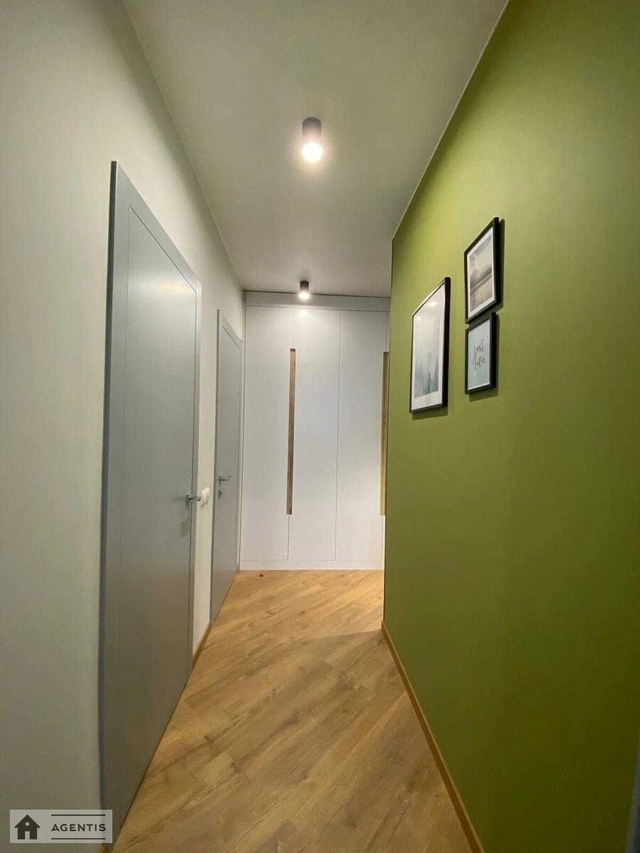 Сдам квартиру 2 комнаты, 65 m², 4 эт./10 этажей. 13, Глубочицкая 13, Киев. 