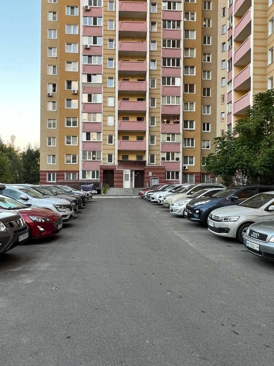 Apartments for sale 1 room, 40 m², 2nd fl./16 floors. 9, Mykhayla Maksymovycha vul. Onufriya Trutenka, Kyiv. 