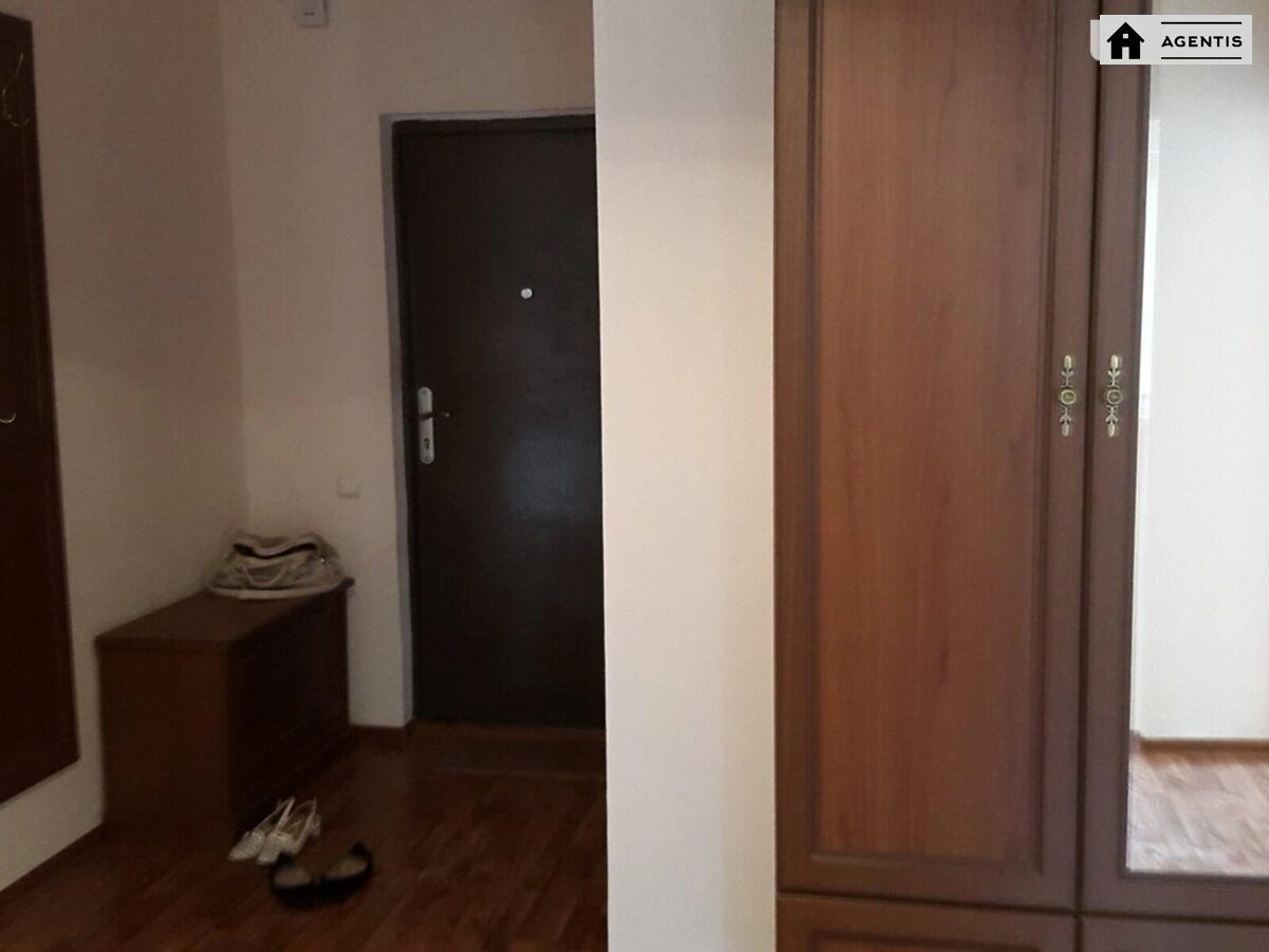 Apartment for rent 2 rooms, 70 m², 18th fl./25 floors. 24, Urlivska 24, Kyiv. 