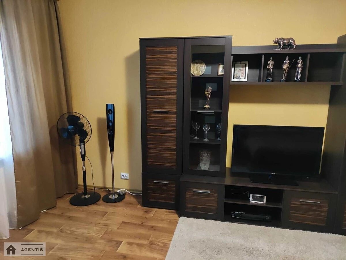 Apartment for rent 2 rooms, 78 m², 25th fl./25 floors. 13, Zdolbunivska 13, Kyiv. 