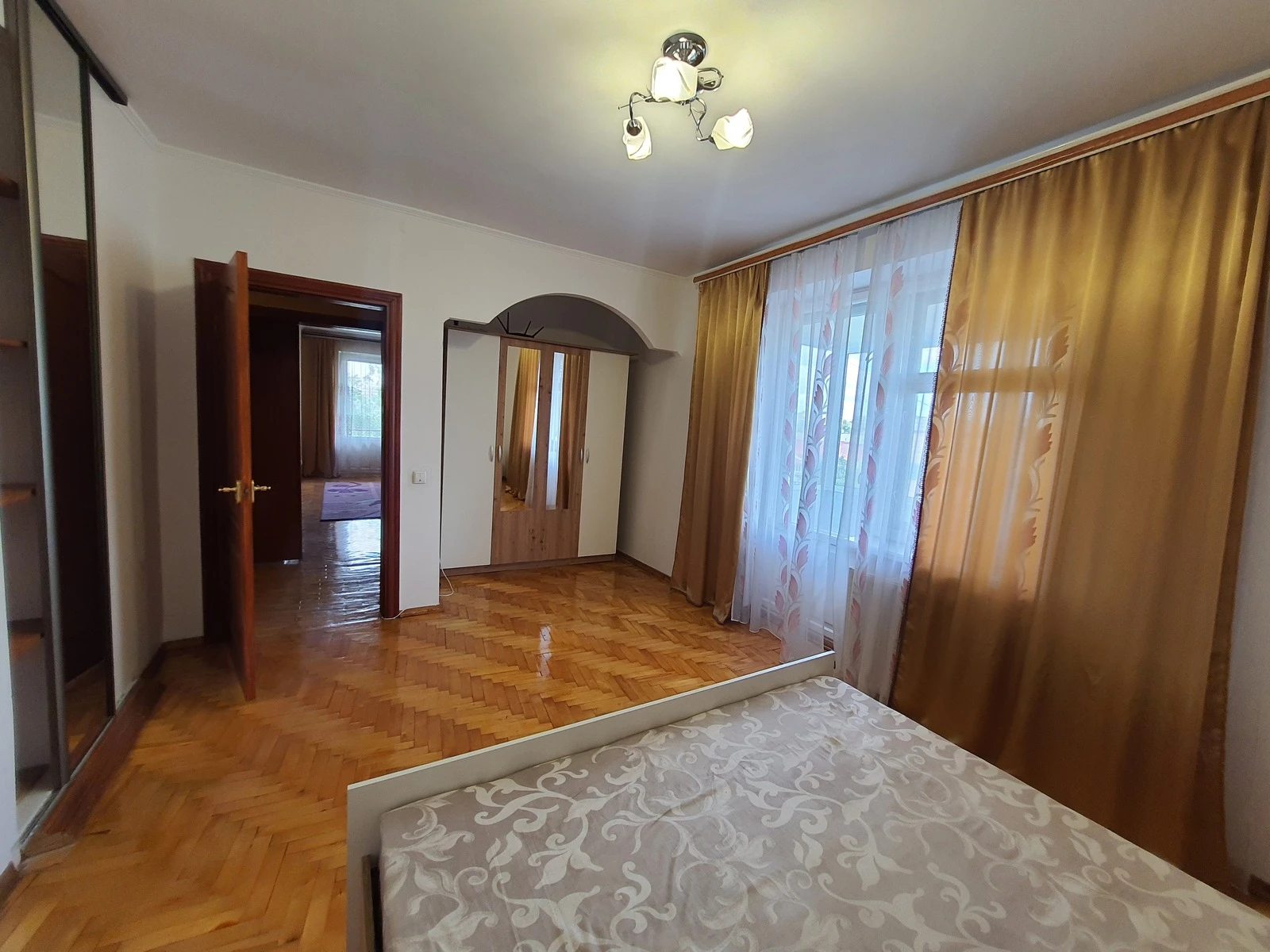 Apartment for rent 3 rooms, 67 m², 6th fl./6 floors. Savury K. vul., Ternopil. 