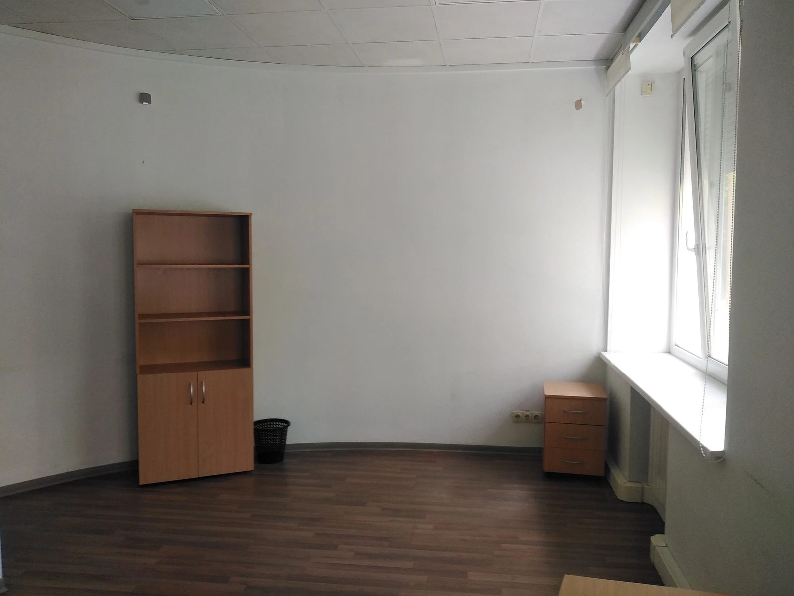 Office for sale 45 m², 1st fl./4 floors. Hoholya ul., Dnipro. 