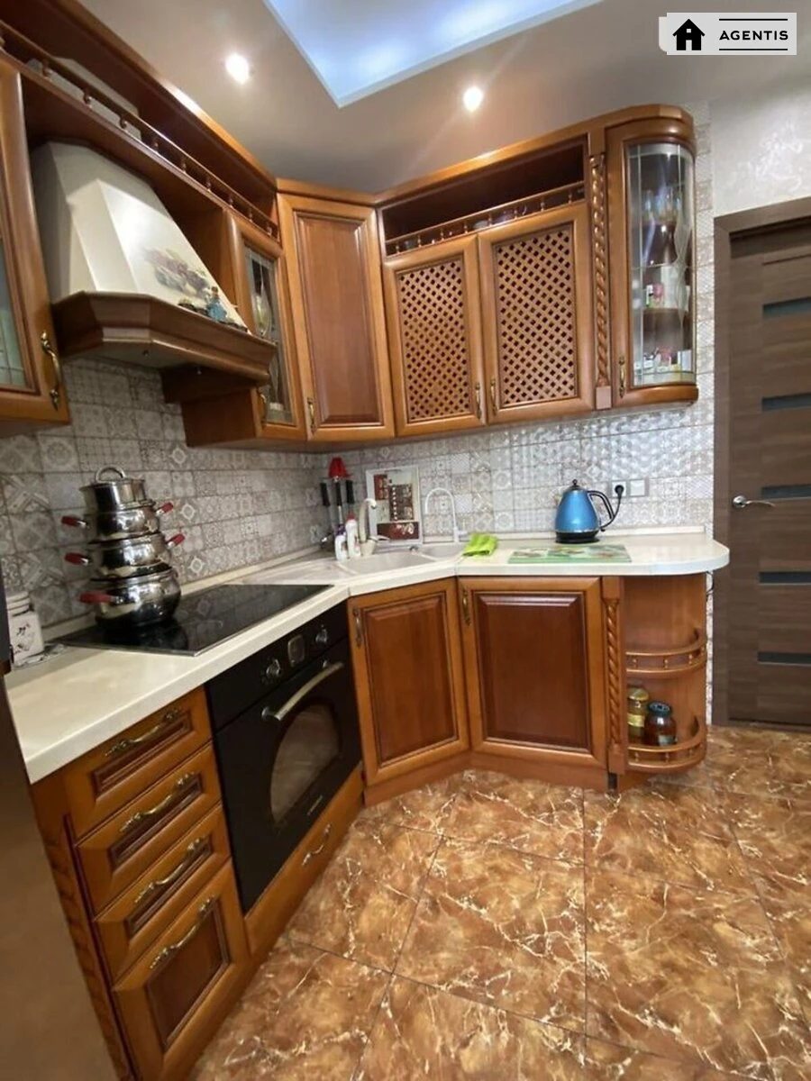 Здам квартиру 3 кімнати, 72 m², 15 пов./16 поверхів. 154, Харківське 154, Київ. 