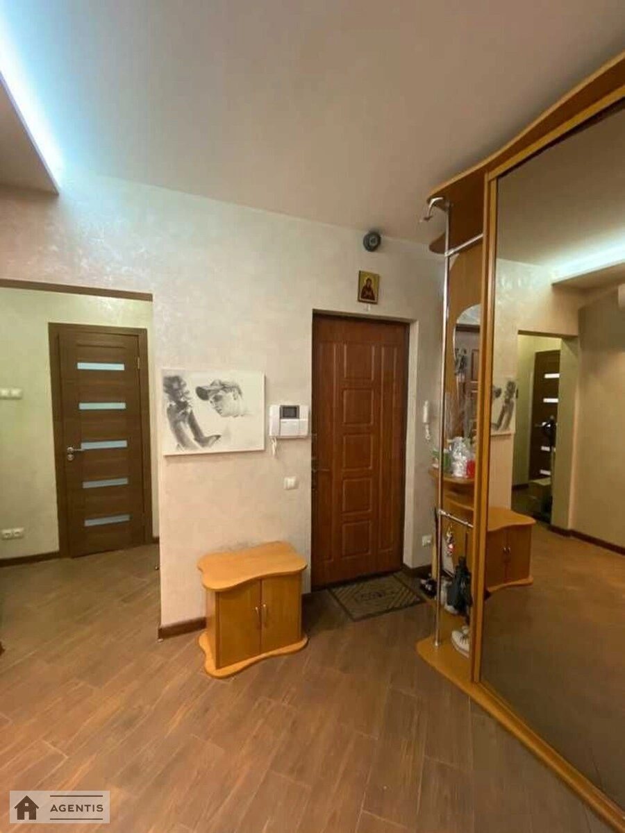 Apartment for rent 3 rooms, 72 m², 15th fl./16 floors. 154, Kharkivske 154, Kyiv. 