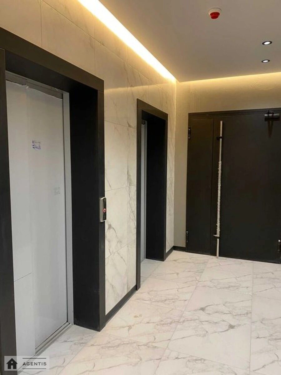 Сдам квартиру 2 комнаты, 46 m², 20 эт./25 этажей. 25, Олени Теліги вул., Киев. 