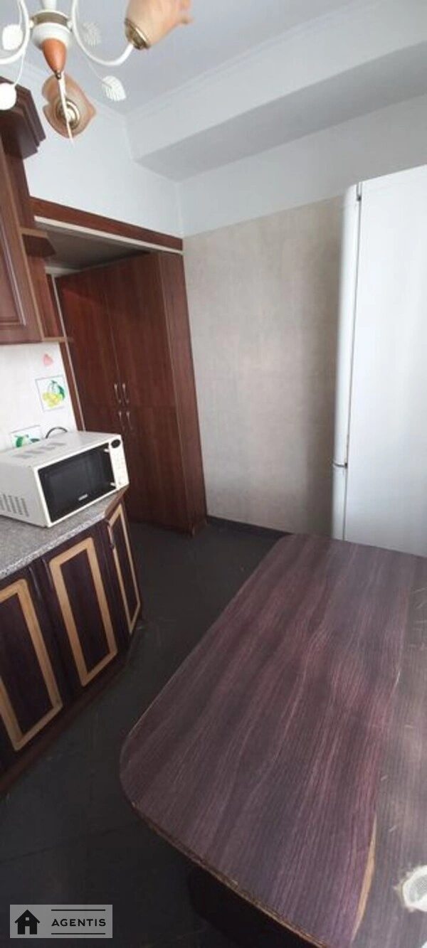 Apartment for rent 3 rooms, 63 m², 9th fl./9 floors. 19, Chokolivskiy 19, Kyiv. 