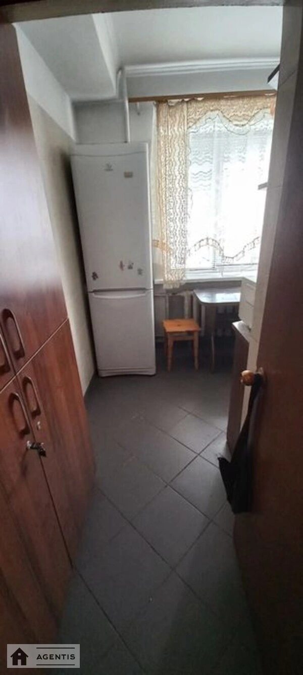 Apartment for rent 3 rooms, 63 m², 9th fl./9 floors. 19, Chokolivskiy 19, Kyiv. 