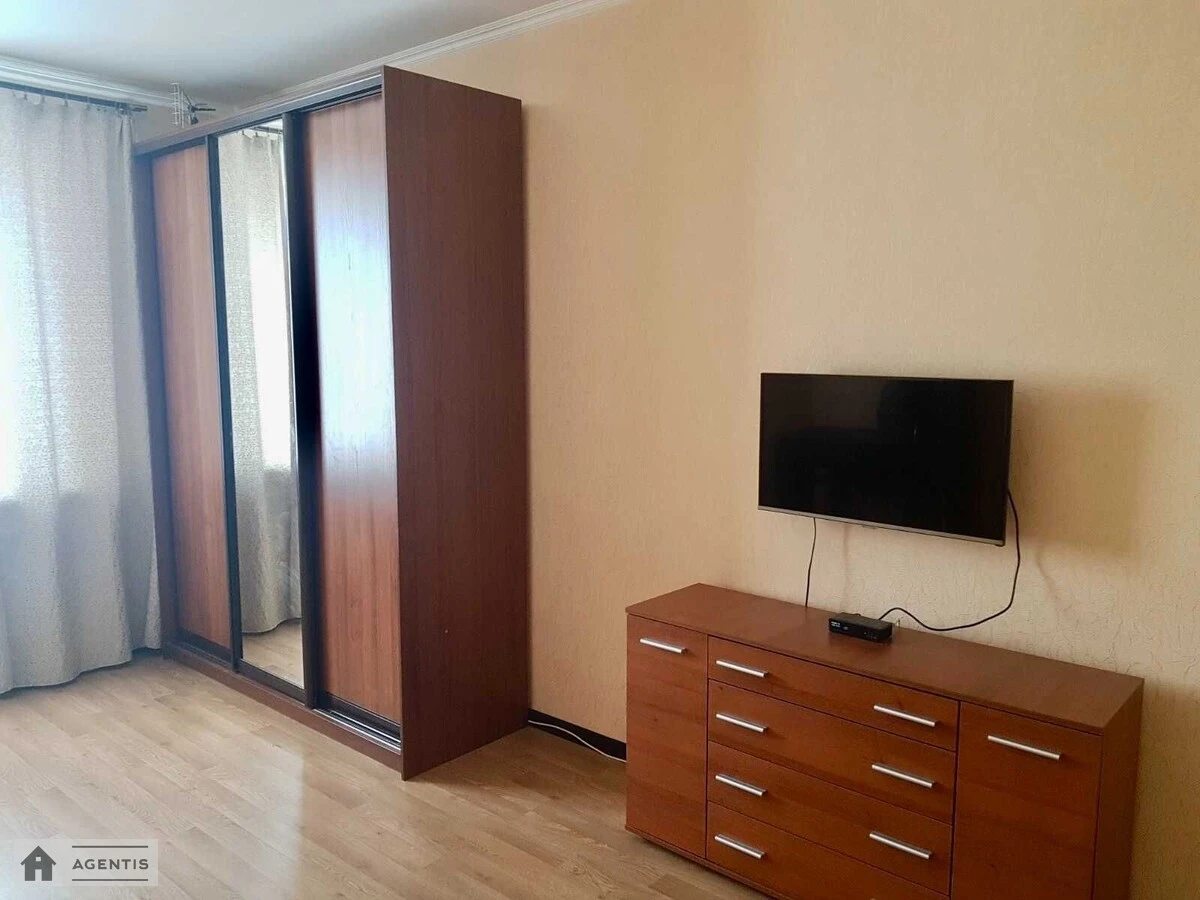 Apartment for rent 2 rooms, 80 m², 11th fl./25 floors. 1, Yordanska vul. Layosha Havro, Kyiv. 