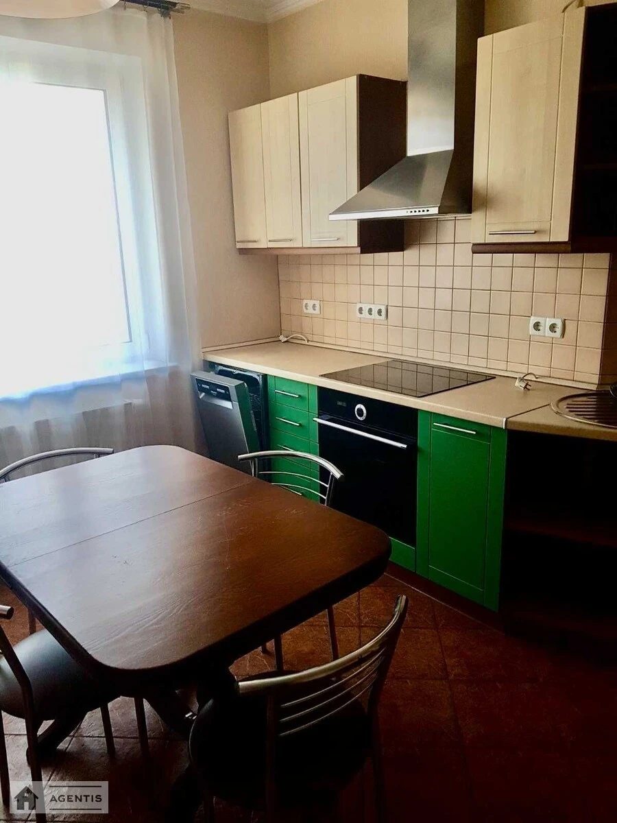 Сдам квартиру 2 комнаты, 80 m², 11 эт./25 этажей. 1, Йорданська вул. (Лайоша Гавро), Киев. 