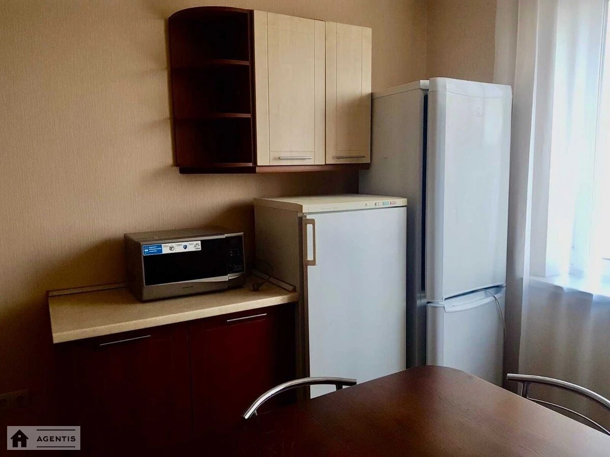 Сдам квартиру 2 комнаты, 80 m², 11 эт./25 этажей. 1, Йорданська вул. (Лайоша Гавро), Киев. 