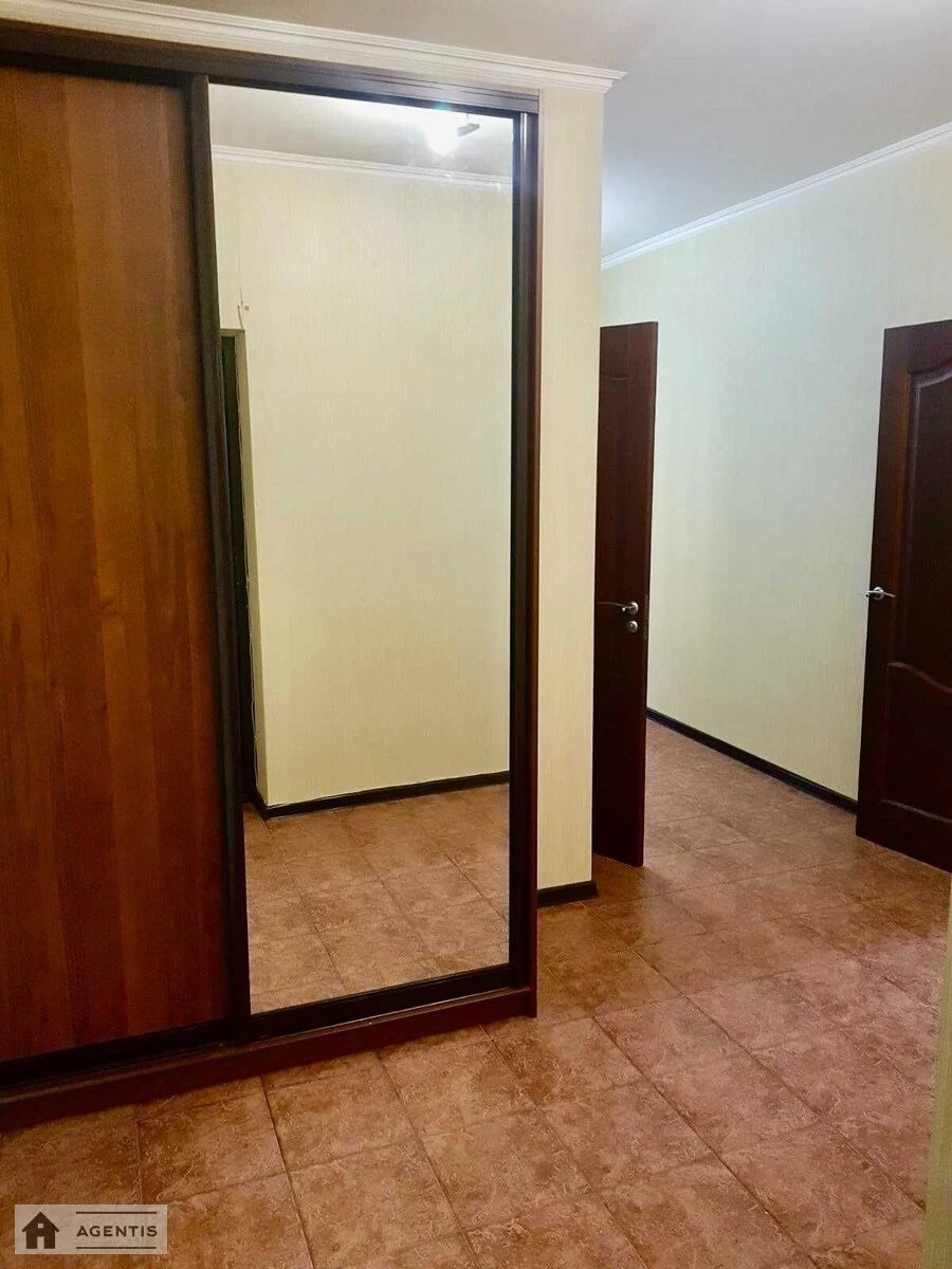 Сдам квартиру 2 комнаты, 80 m², 11 эт./25 этажей. 1, Йорданська вул. (Лайоша Гавро), Киев. 