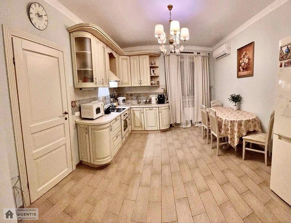 Здам квартиру 3 кімнати, 90 m², 4 пов./22 поверхи. Оболонський район, Київ. 