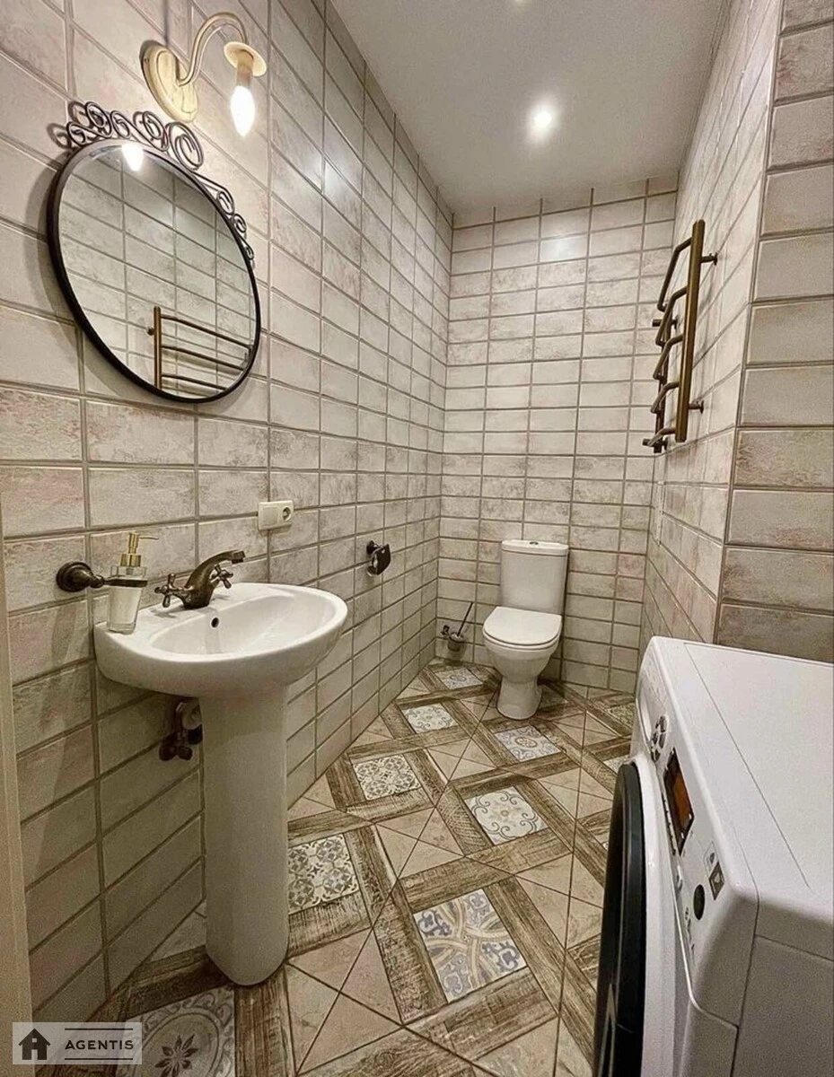 Сдам квартиру 3 комнаты, 90 m², 4 эт./22 этажа. Оболонский район, Киев. 