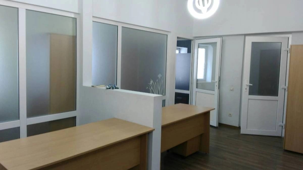 Office for sale 78 m², 1st fl./3 floors. Hoholya ul., Dnipro. 