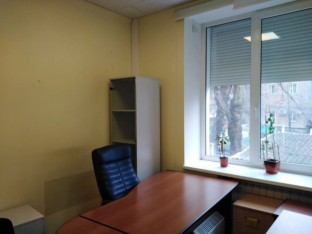 Office for sale 22 m², 1st fl./3 floors. Hoholya ul., Dnipro. 