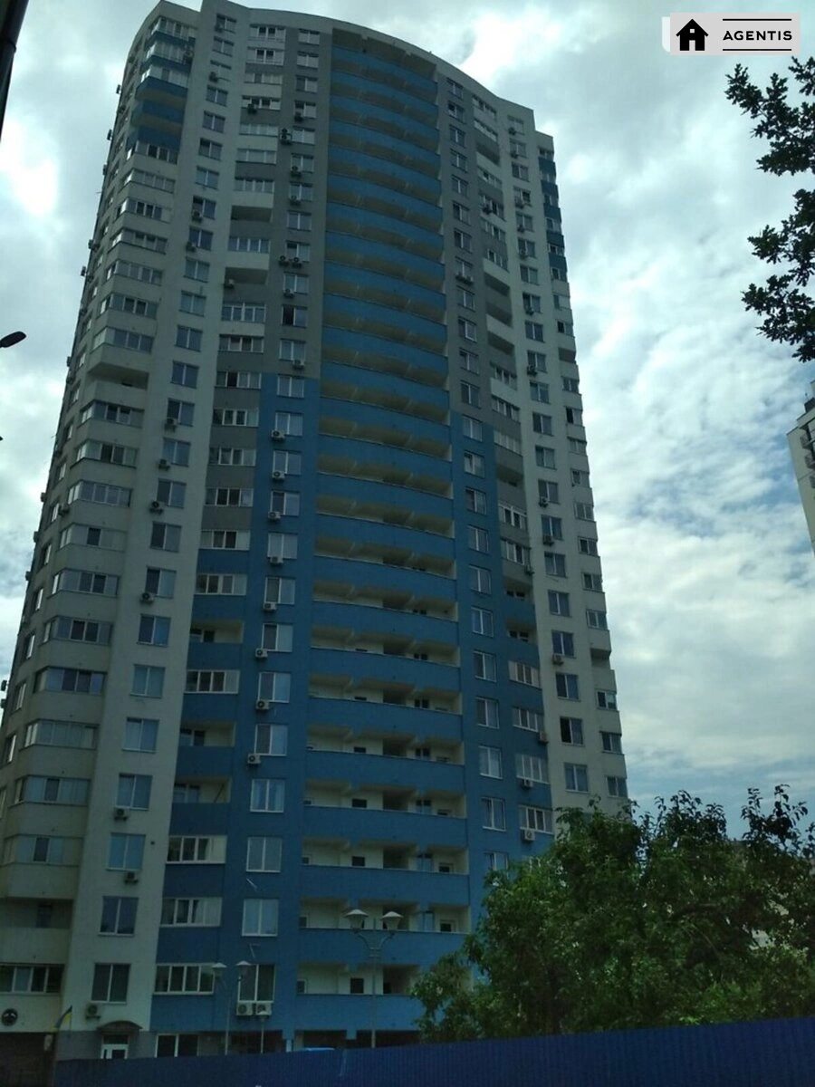 Сдам квартиру 1 комната, 28 m², 4 эт./26 этажей. 188, Харьковское 188, Киев. 