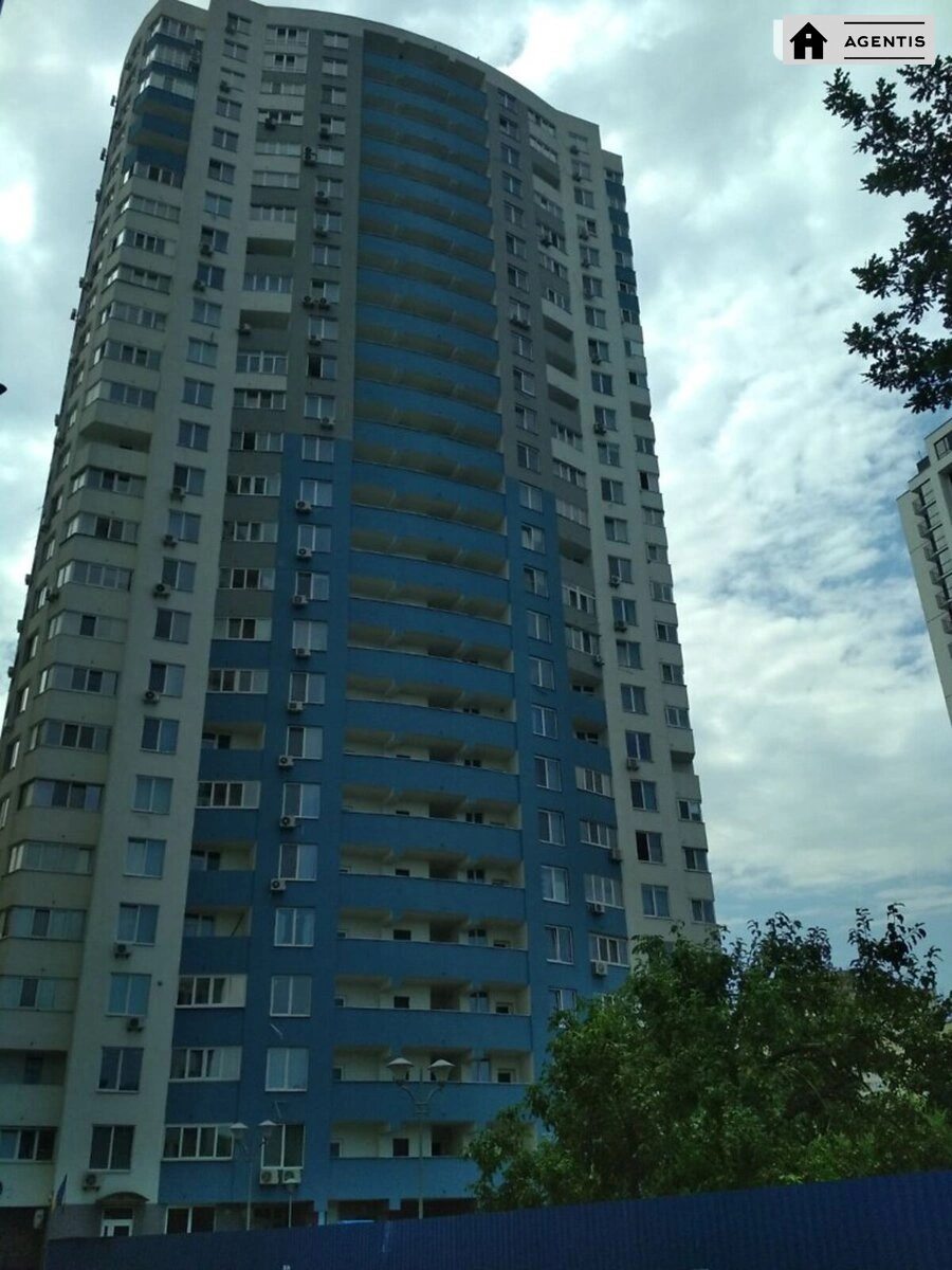 Сдам квартиру 1 комната, 28 m², 4 эт./26 этажей. 188, Харьковское 188, Киев. 