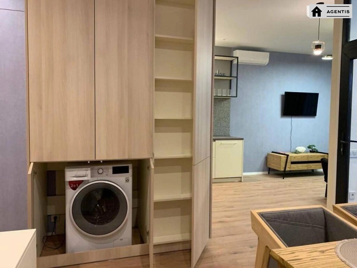 Здам квартиру 2 кімнати, 55 m², 10 пов./23 поверхи. 68, Жилянська 68, Київ. 