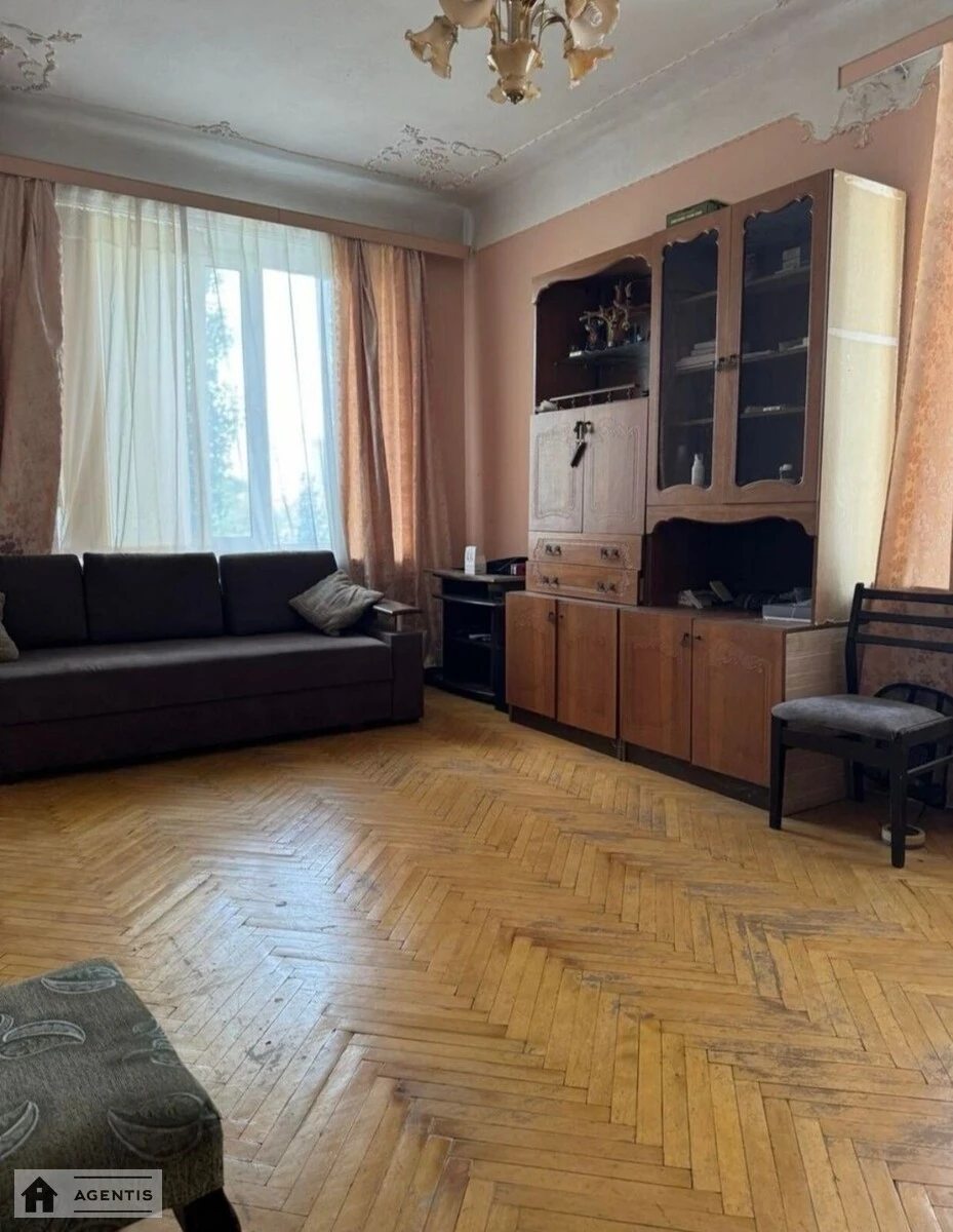 Сдам квартиру 2 комнаты, 58 m², 3 эт./5 этажей. 17, Депутатская 17, Киев. 