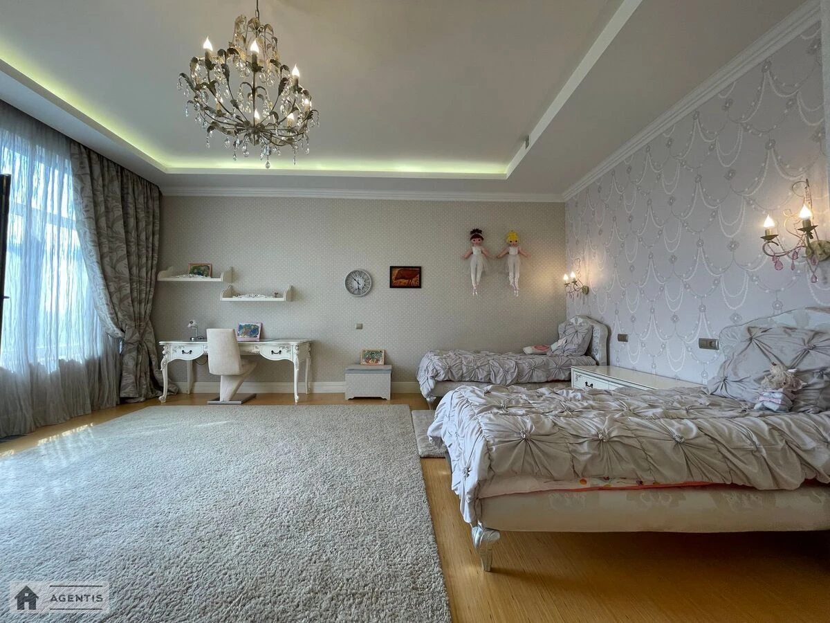 Apartment for rent 3 rooms, 256 m², 2nd fl./4 floors. 13, Dmytra Hodzenka vul. Hlazunova, Kyiv. 