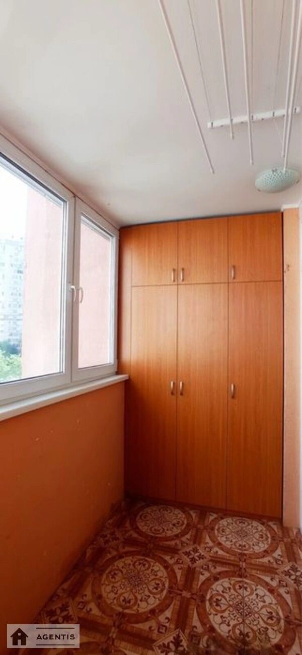 Apartment for rent 3 rooms, 100 m², 4th fl./20 floors. 2, Oleny Pchilky vul., Kyiv. 