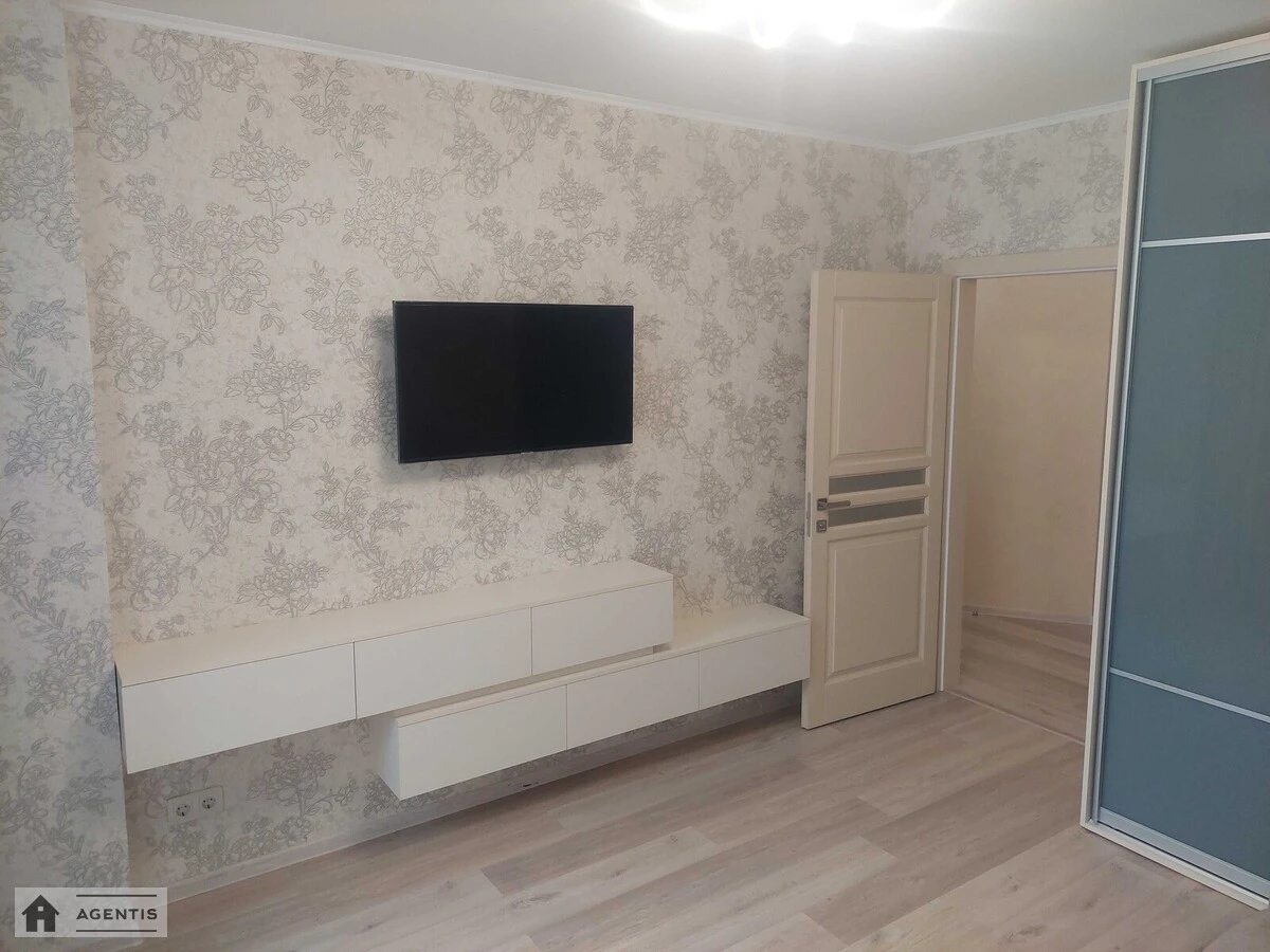 Apartment for rent 2 rooms, 73 m², 6th fl./24 floors. Beresteyskyy prosp. Peremohy, Kyiv. 