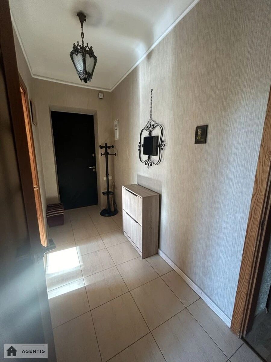 Apartment for rent 2 rooms, 60 m², 6th fl./8 floors. 8, Lesi Ukrayinky 8, Kyiv. 