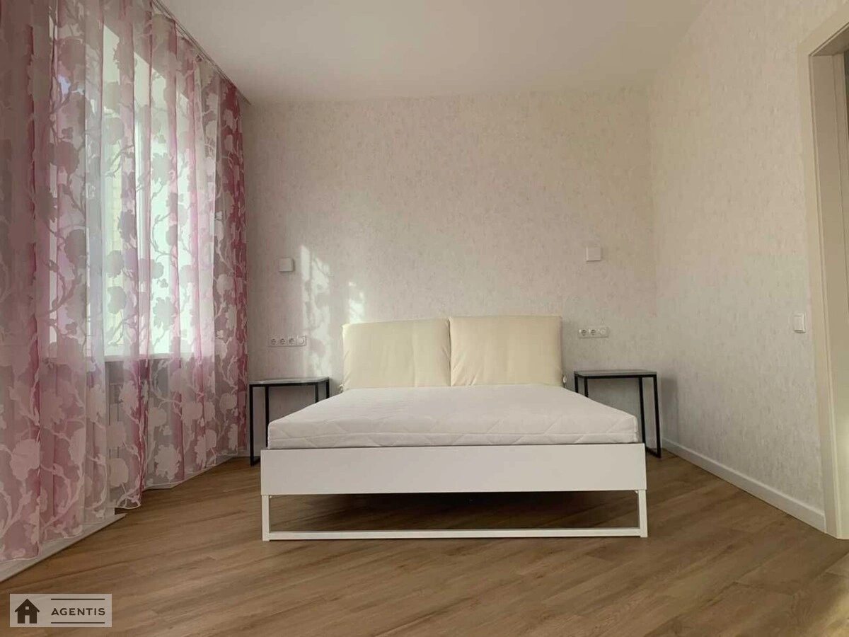 Apartment for rent 2 rooms, 58 m², 2nd fl./5 floors. 2, Bastionna 2, Kyiv. 