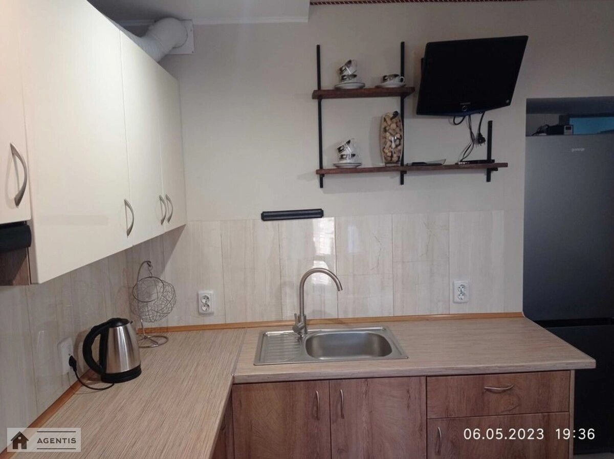 Apartment for rent 1 room, 37 m², 25th fl./27 floors. Vyshnyakivska 4, Kyiv. 