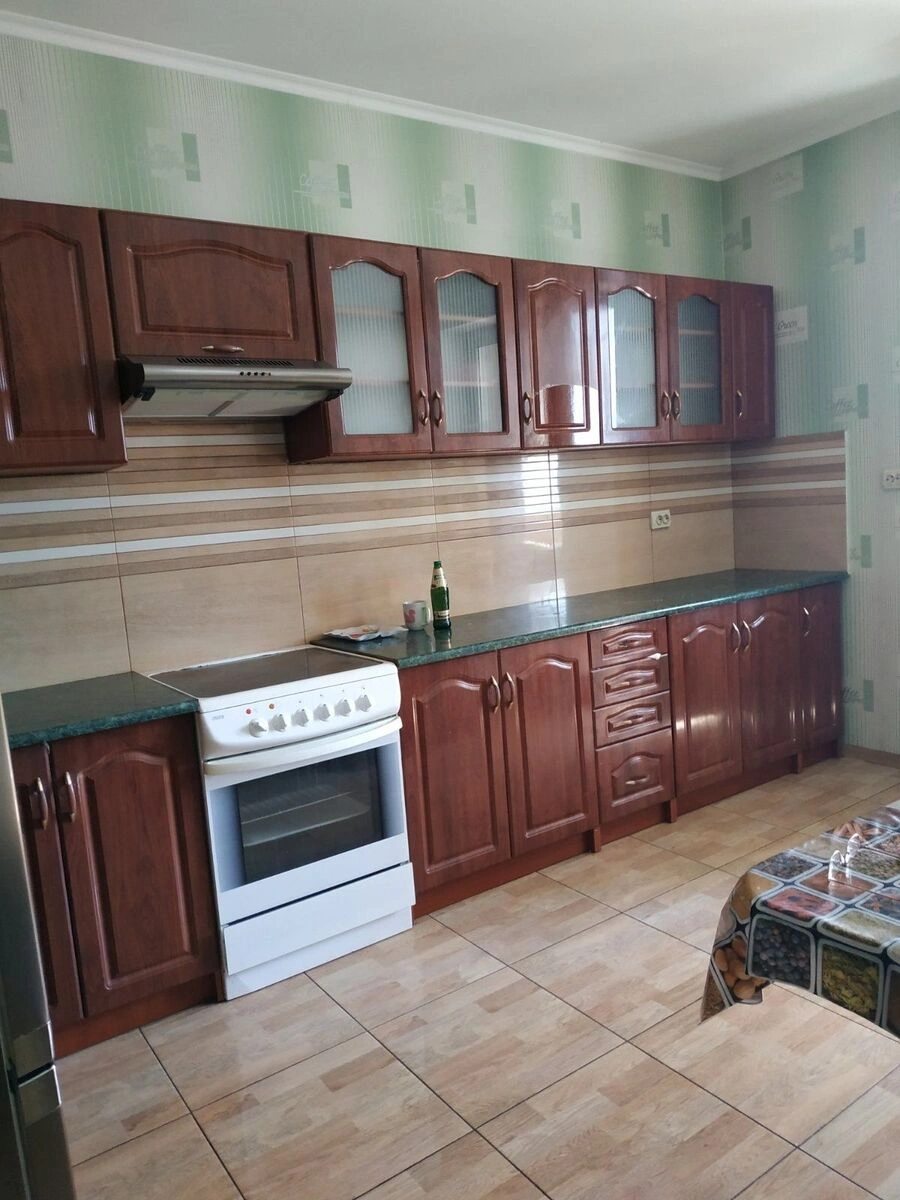 Здам квартиру 2 кімнати, 78 m², 5 пов./24 поверхи. Градинська, Київ. 