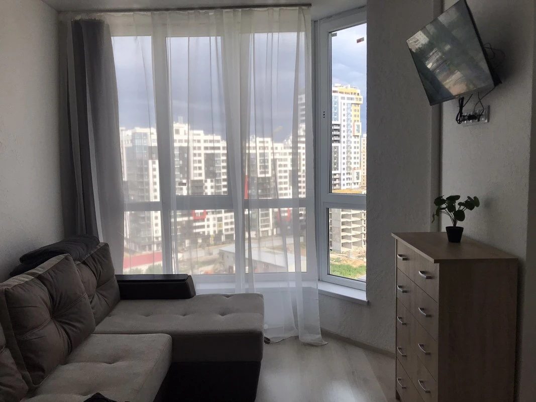 Apartment for rent 1 room, 20 m², 14th fl./17 floors. 95, Vylyamsa Akademyka ul., Odesa. 