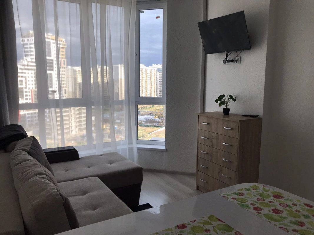 Apartment for rent 1 room, 20 m², 14th fl./17 floors. 95, Vylyamsa Akademyka ul., Odesa. 