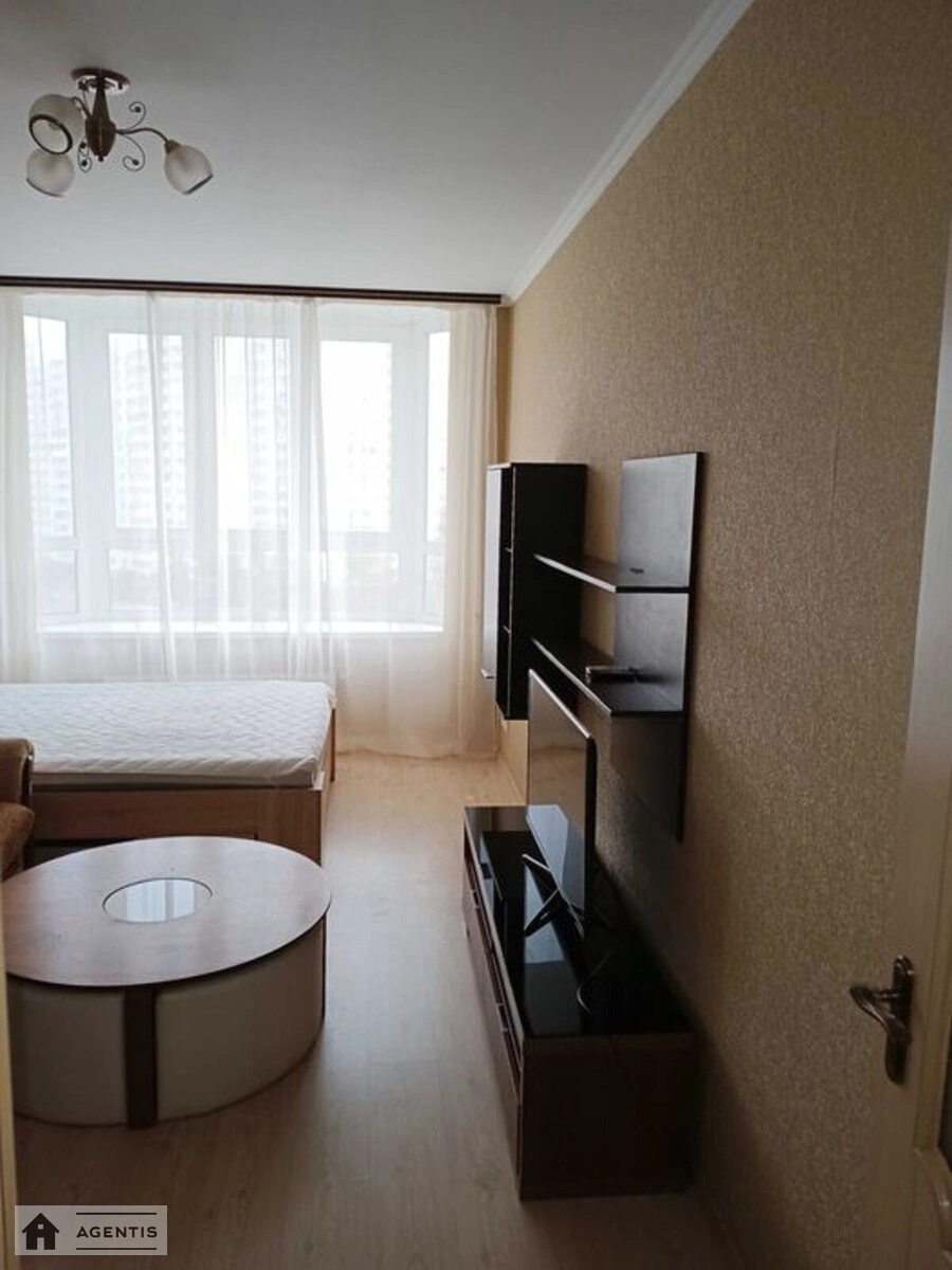 Сдам квартиру 1 комната, 47 m², 8 эт./24 этажа. 32, Анни Ахматової вул., Киев. 