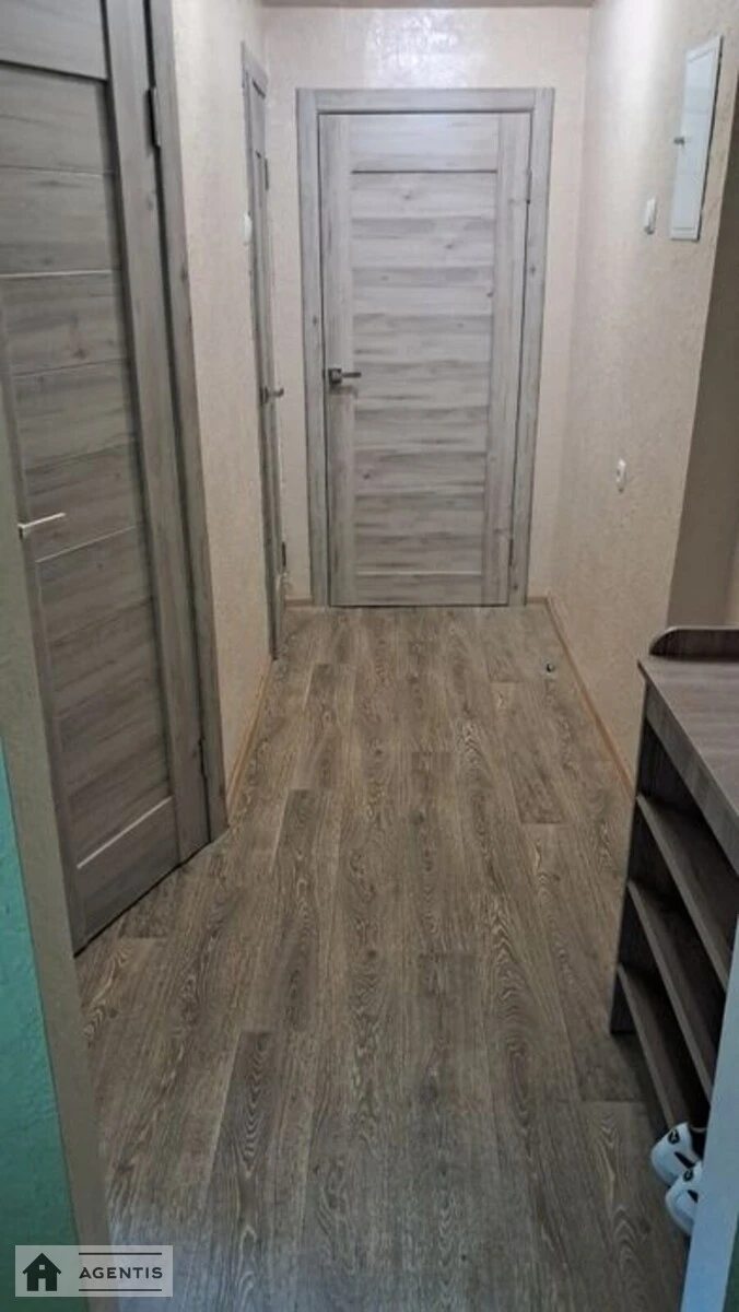 Здам квартиру 2 кімнати, 45 m², 1 пов./9 поверхів. Соломянська вул., Київ. 