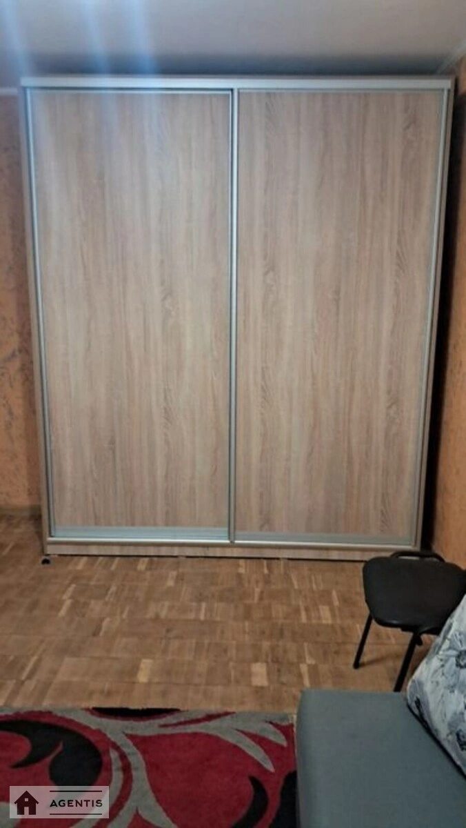 Здам квартиру 2 кімнати, 45 m², 1 пов./9 поверхів. Соломянська вул., Київ. 