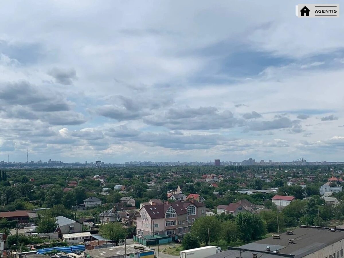 Здам квартиру 3 кімнати, 80 m², 10 пов./26 поверхів. 62, Каховська 62, Київ. 